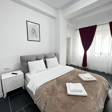 Luxury Cozy Apartments - City Center Suceava Eksteriør billede