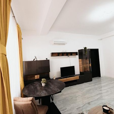 Luxury Cozy Apartments - City Center Suceava Eksteriør billede