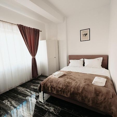 Luxury Cozy Apartments - City Center Suceava Eksteriør billede