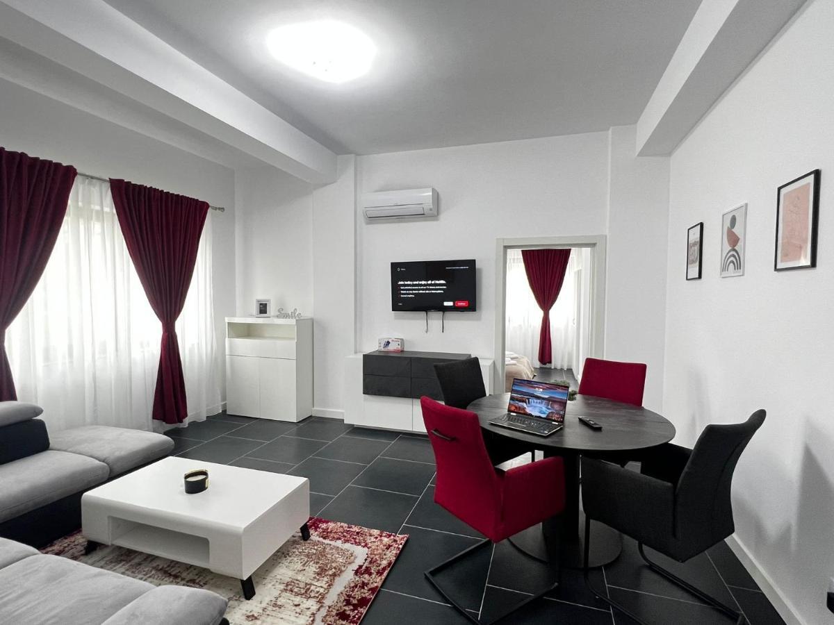 Luxury Cozy Apartments - City Center Suceava Eksteriør billede