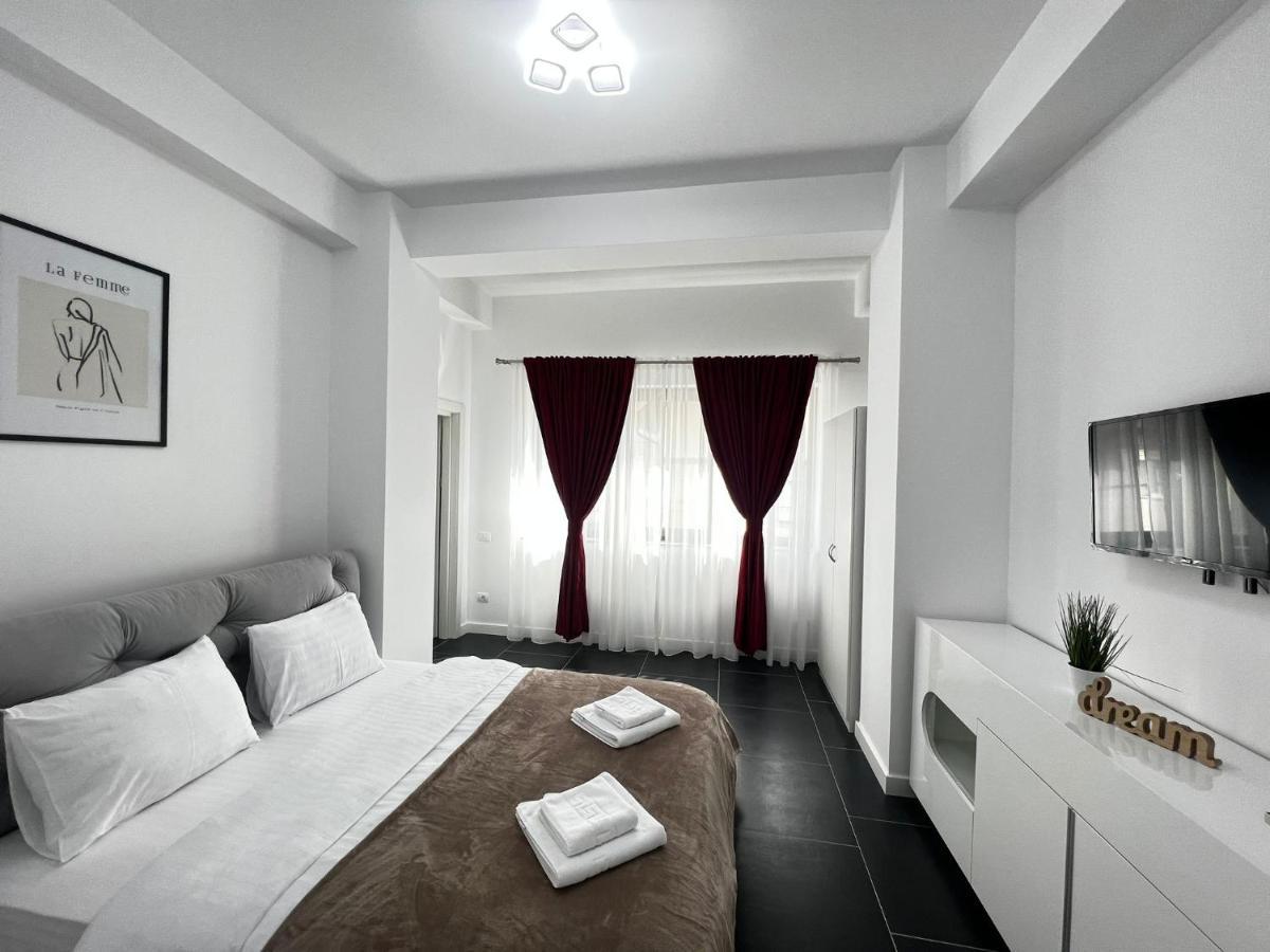 Luxury Cozy Apartments - City Center Suceava Eksteriør billede