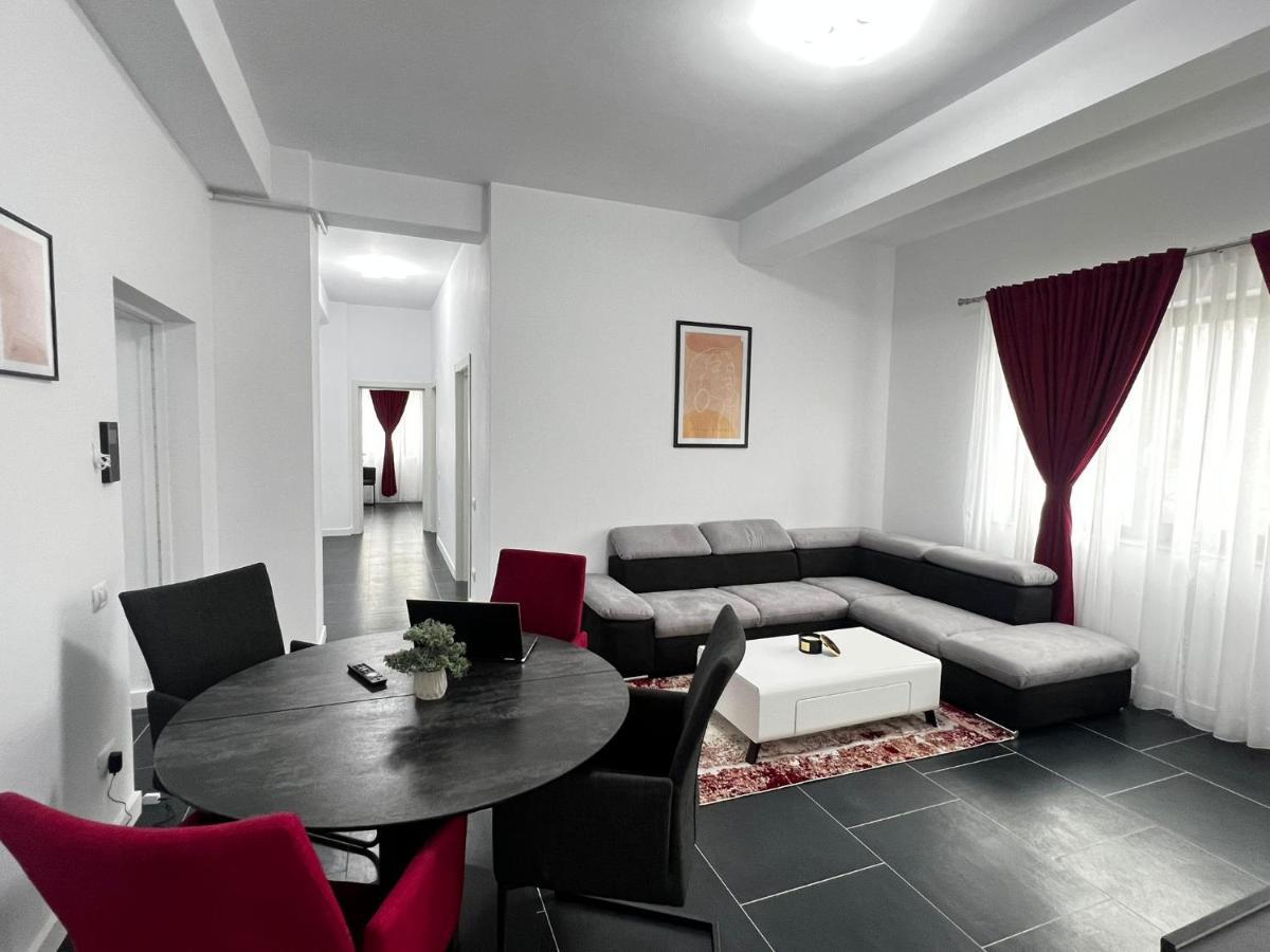 Luxury Cozy Apartments - City Center Suceava Eksteriør billede