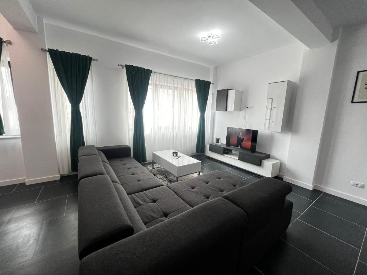 Luxury Cozy Apartments - City Center Suceava Eksteriør billede