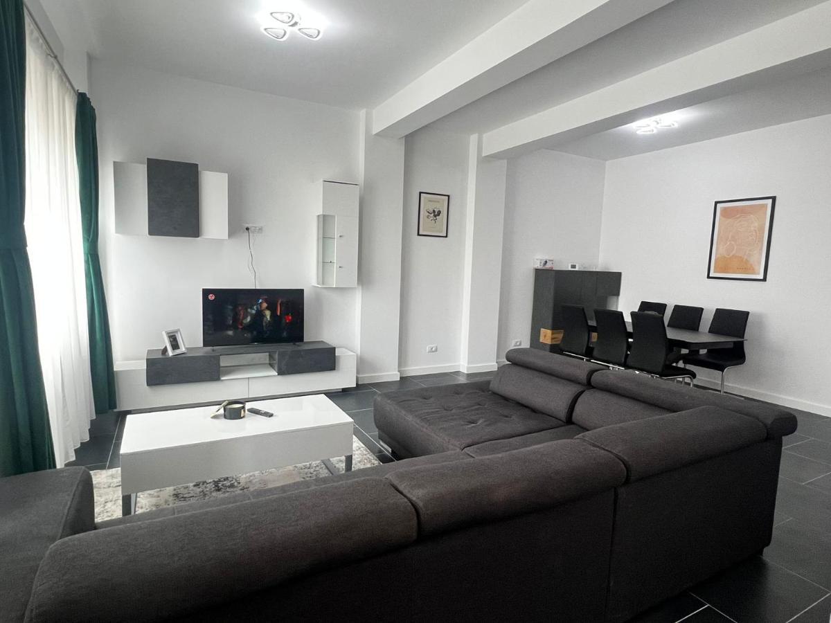 Luxury Cozy Apartments - City Center Suceava Eksteriør billede