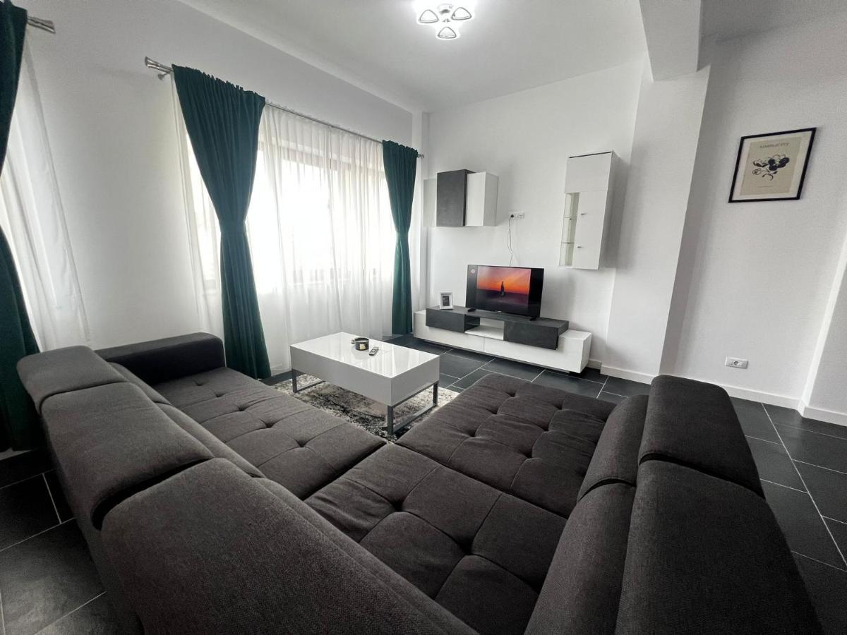 Luxury Cozy Apartments - City Center Suceava Eksteriør billede