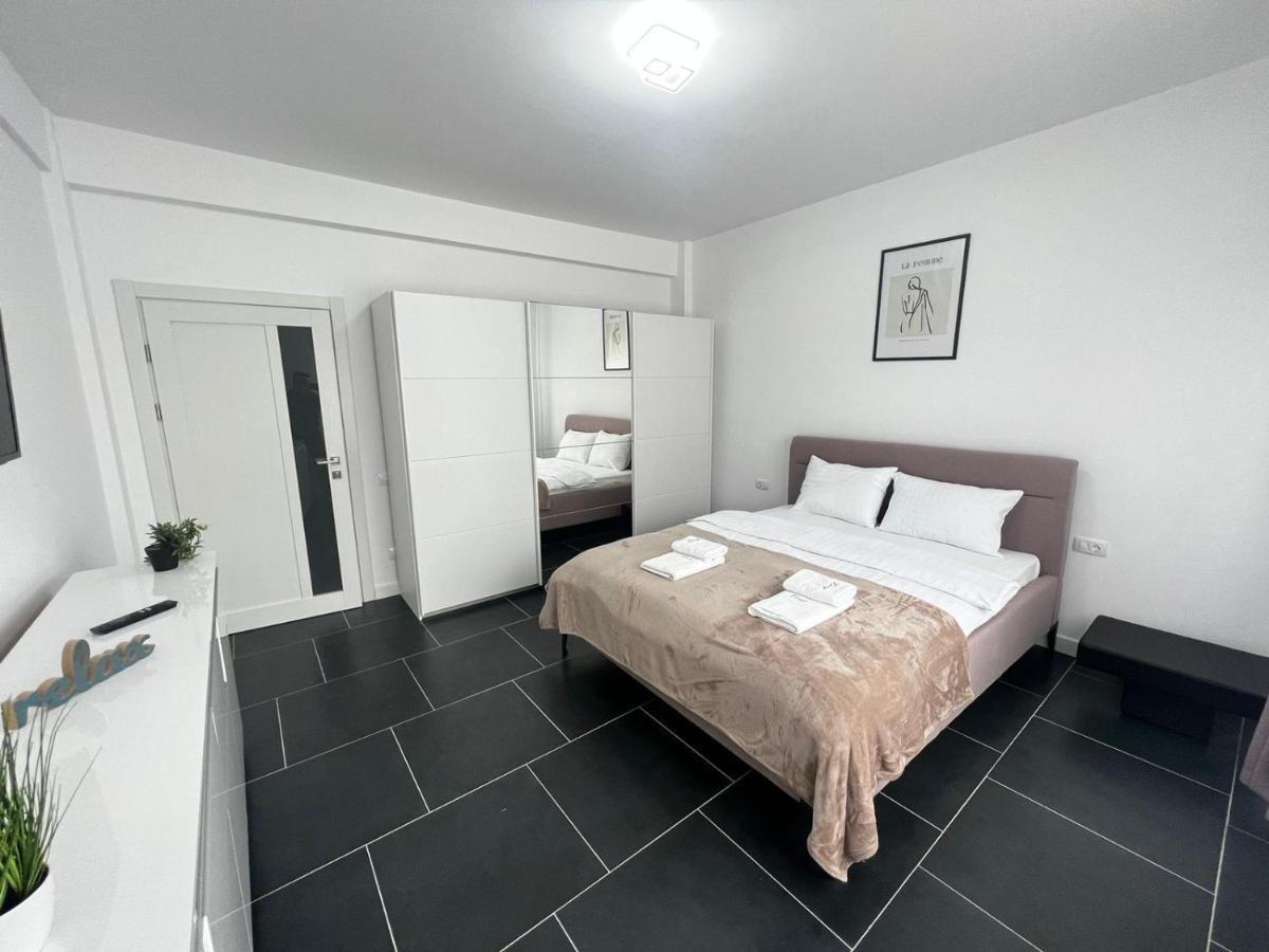 Luxury Cozy Apartments - City Center Suceava Eksteriør billede