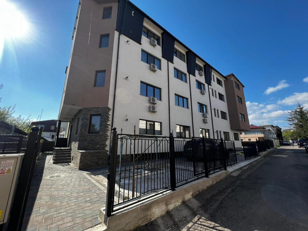 Luxury Cozy Apartments - City Center Suceava Eksteriør billede