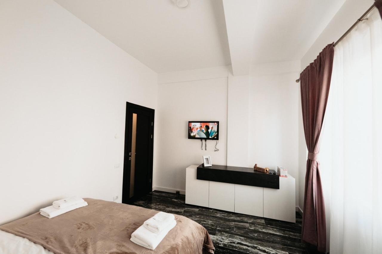 Luxury Cozy Apartments - City Center Suceava Eksteriør billede
