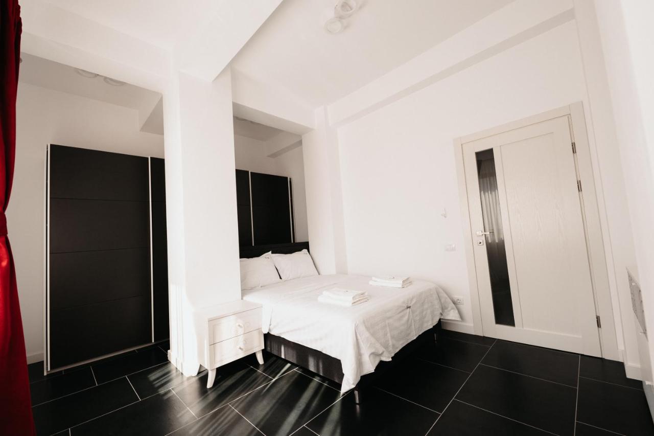 Luxury Cozy Apartments - City Center Suceava Eksteriør billede