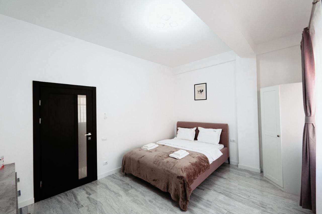 Luxury Cozy Apartments - City Center Suceava Eksteriør billede