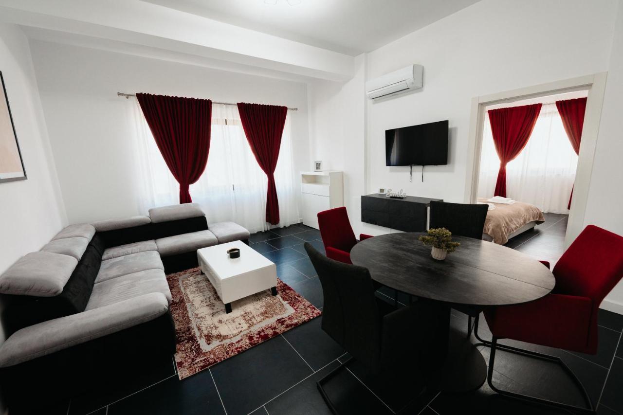 Luxury Cozy Apartments - City Center Suceava Eksteriør billede