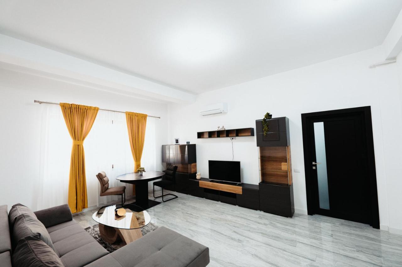 Luxury Cozy Apartments - City Center Suceava Eksteriør billede