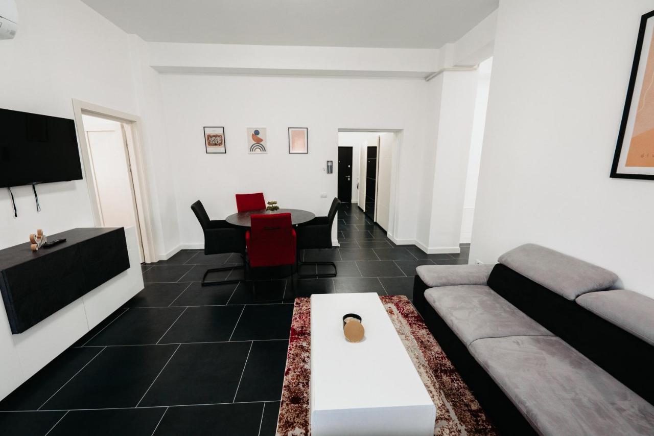 Luxury Cozy Apartments - City Center Suceava Eksteriør billede