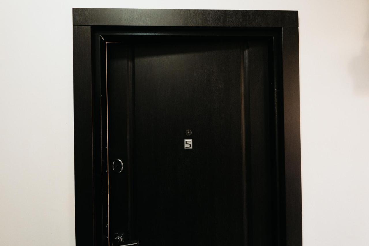 Luxury Cozy Apartments - City Center Suceava Eksteriør billede