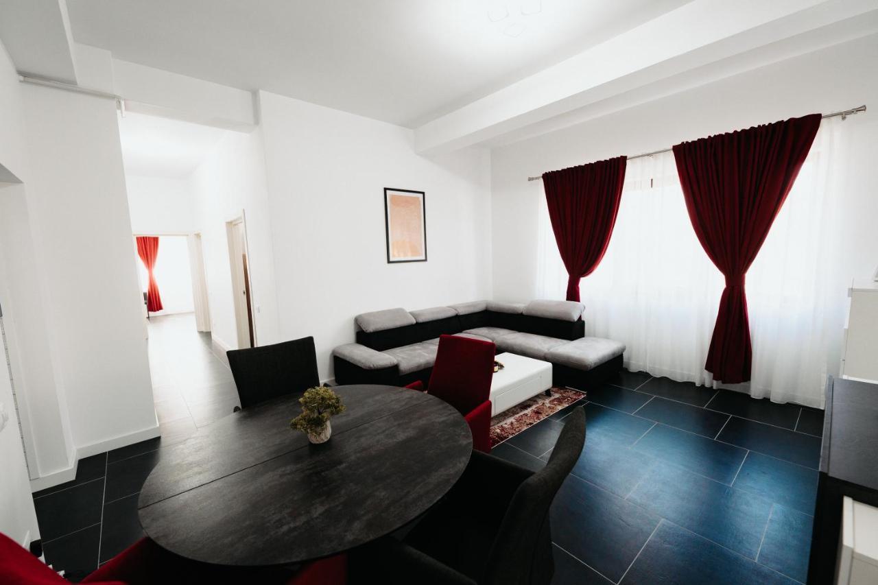 Luxury Cozy Apartments - City Center Suceava Eksteriør billede