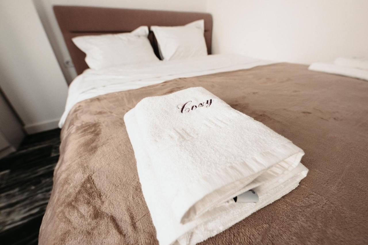 Luxury Cozy Apartments - City Center Suceava Eksteriør billede