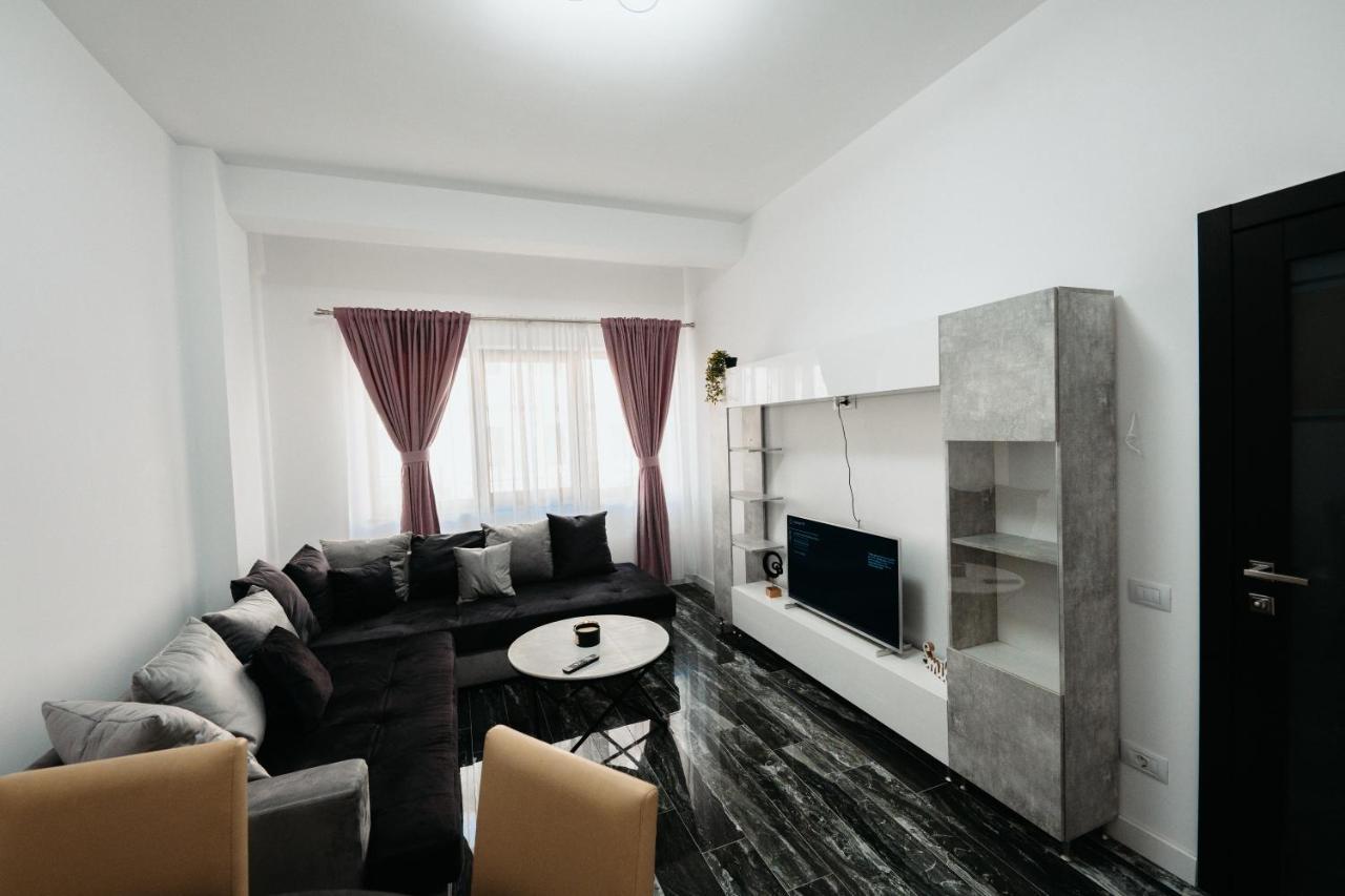 Luxury Cozy Apartments - City Center Suceava Eksteriør billede