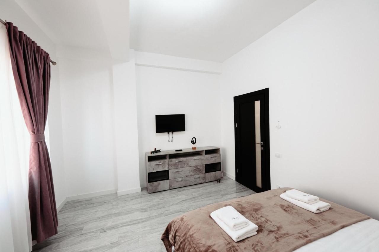 Luxury Cozy Apartments - City Center Suceava Eksteriør billede