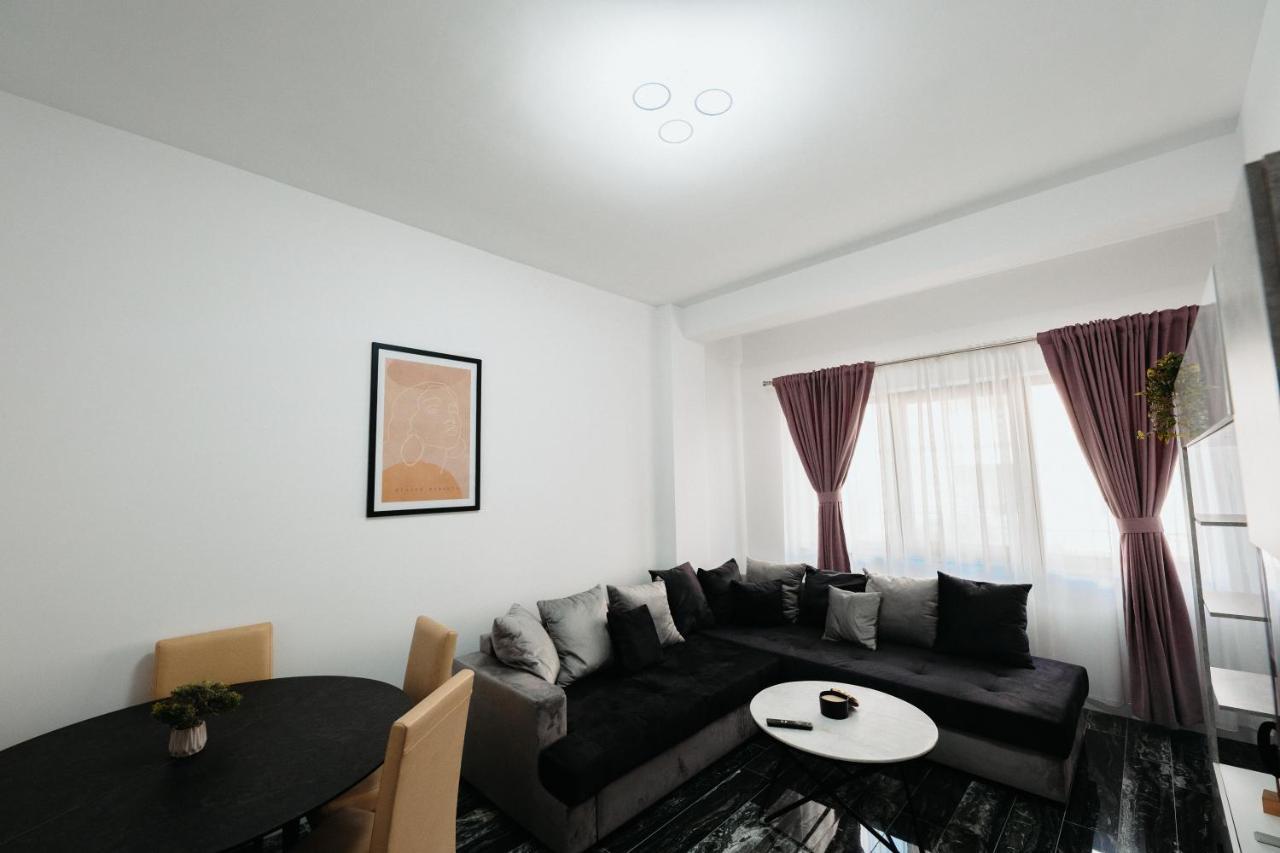 Luxury Cozy Apartments - City Center Suceava Eksteriør billede